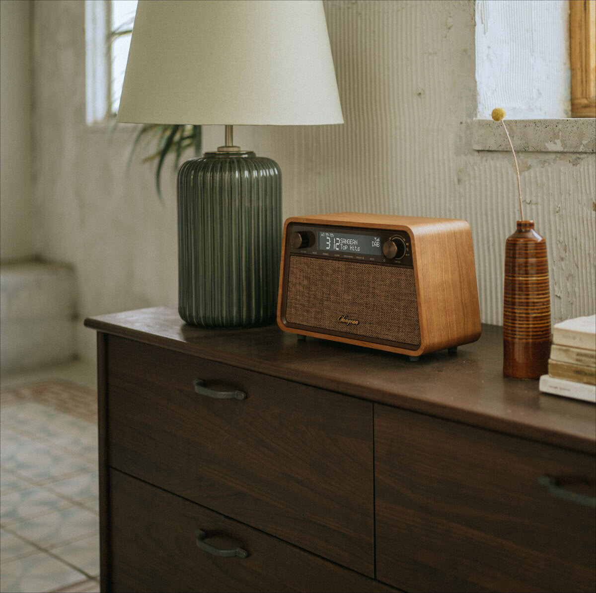Sangean WR-201D Soundsystem.