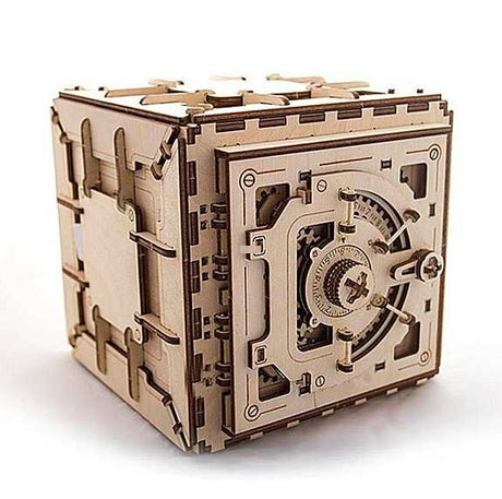 Holzmodell eines mechanischen Uhrwerks mit Zahnrädern, Skalen und Einstellrädern.