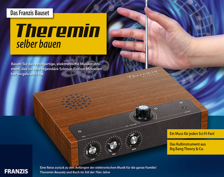 Elektronisches Theremin mit Holzgehäuse, Regler, Antenne und Lautsprecher, daneben Hand, die die Antenne berührt.