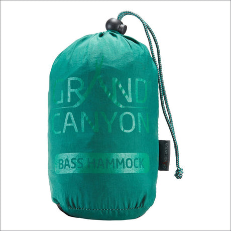 Grüner Aufbewahrungsbeutel mit Kordelzug, Beschriftung "Grand Canyon" und "Bass Hammock".