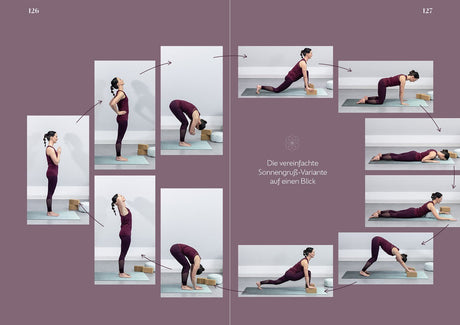 Frau in verschiedenen Yoga-Posen, mit Blöcken und Kissen, auf grauem Hintergrund.