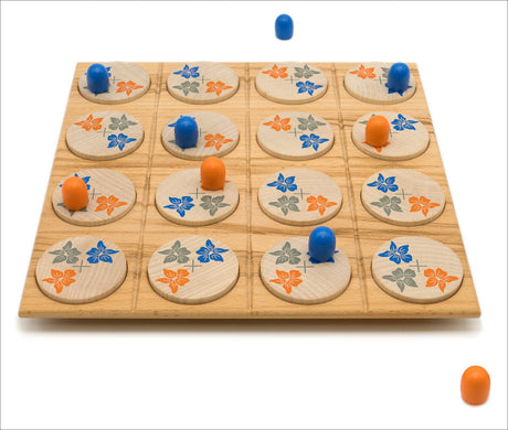 Brettspiel mit runden Spielfeldern und bunten Spielfiguren in Blau und Orange.