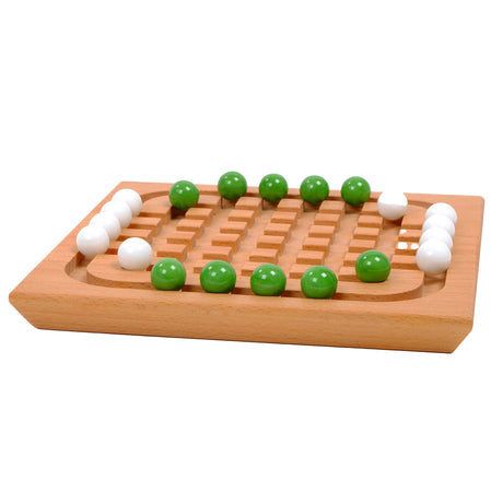 Holz-Backgammon-Spiel mit weißen und grünen Spielsteinen auf einem Spielbrett.