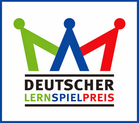 Logo mit drei Figuren in Grün, Blau und Rot, darunter der Text "Deutscher Lernspielpreis" in Schwarz, Grün, Blau und Rot.